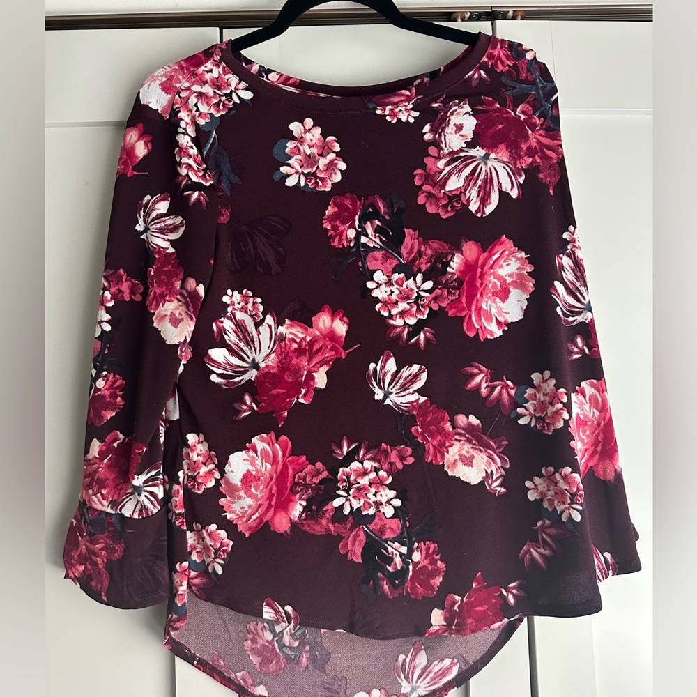 ELLE Floral Top Sz M